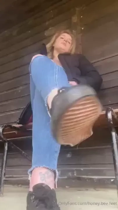 Ich f hre dich an der leine wie den hund 