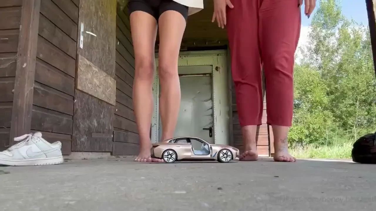 Come closer and look car crush closer 