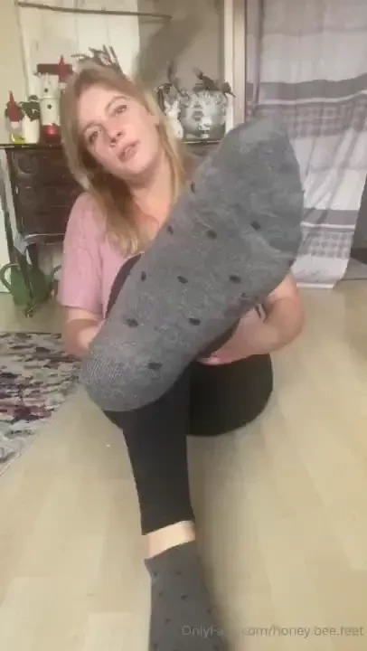 Wish you an nice sunday with my shining socks 