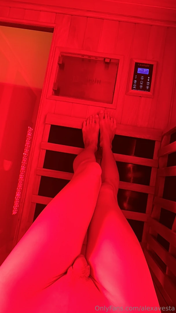 Lick it all the way up to my lips 