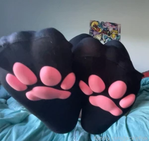 Theyre very fun i think they frame my thighs really well the little