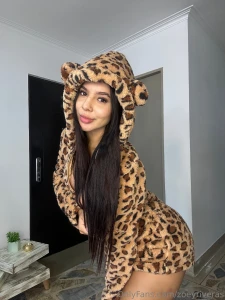 I dont bite i scratch