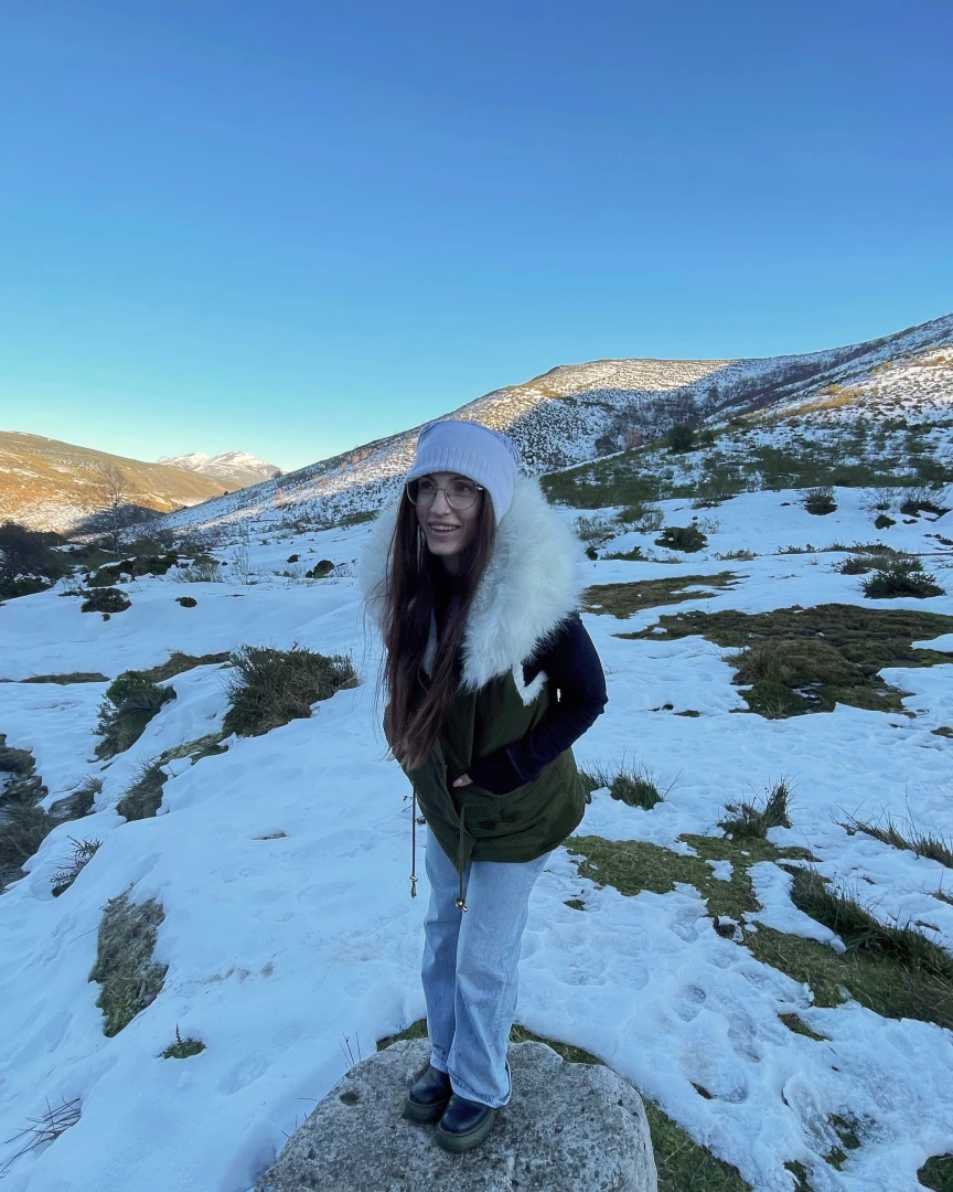 Screaming with happiness on the descent from the mountain - winter part 1 