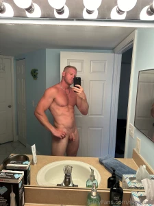 What bathroom pic is better part 1