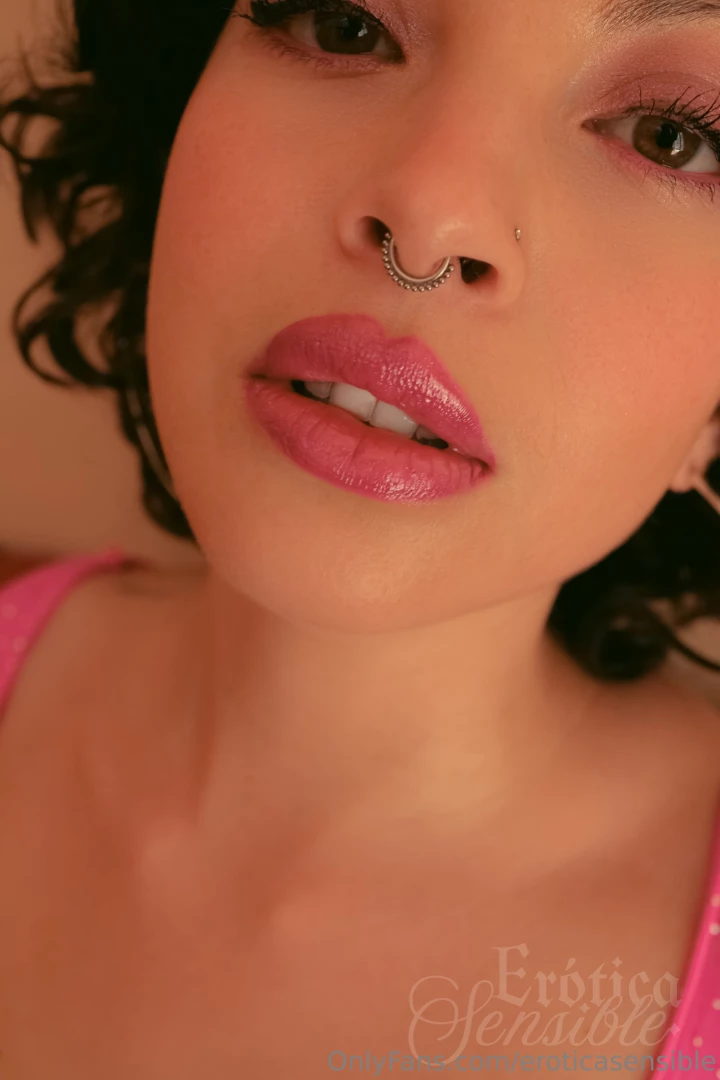 Mira esta rica sesi n de fotos con esta mallita rosada que hace part 6 