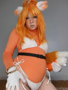 Do you like my halloween costume what s your favorite sonic game this part 1