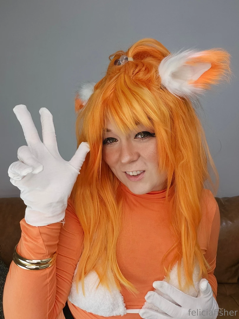 Do you like my halloween costume what s your favorite sonic game this part 2 