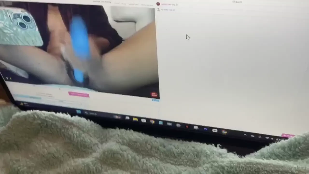 Just went live on camsoda and squirted for hundreds of people watching 