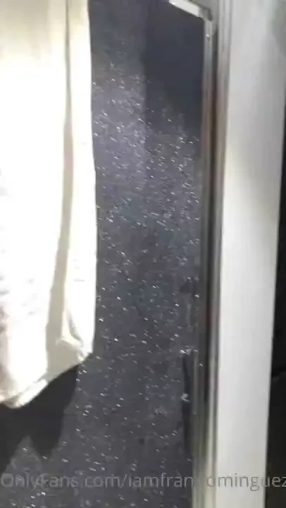 En mi casa pasan cosas muy extra as empece a o r gemidos y gritos y o 