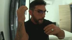 Yeahhh es un espect culo de striptease completo beb me encanta bailar