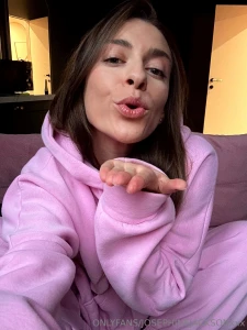 This kiss is especially for you to make your evening even more part 1