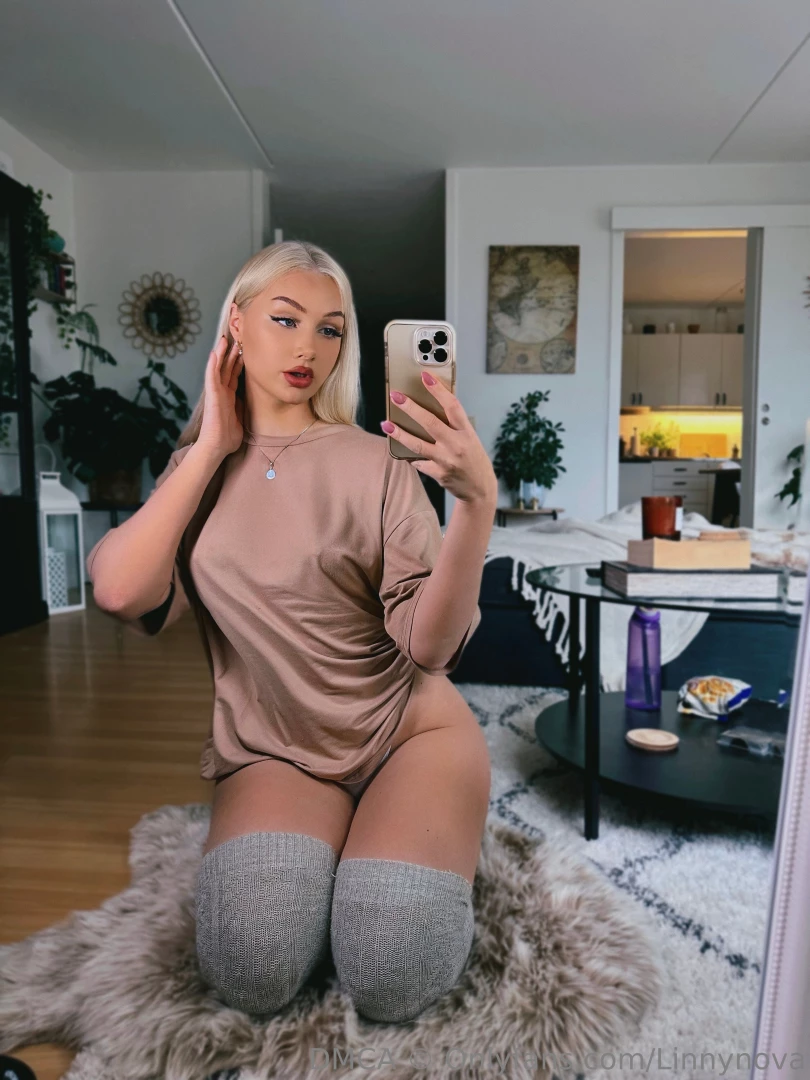 Wanna watch a movie and cuddle 100 likes and i ll post a more 