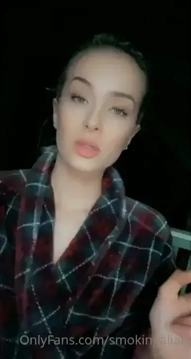 It s getting colder out amp that means housecoat season my favourite part 1 