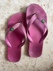 I broke my toenail in pilates class send for new pedi and flip flops part 1