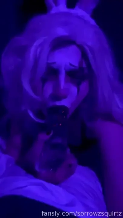 Heehehee clown bunni suxking d ck clown blayboybunny clussy part 3 