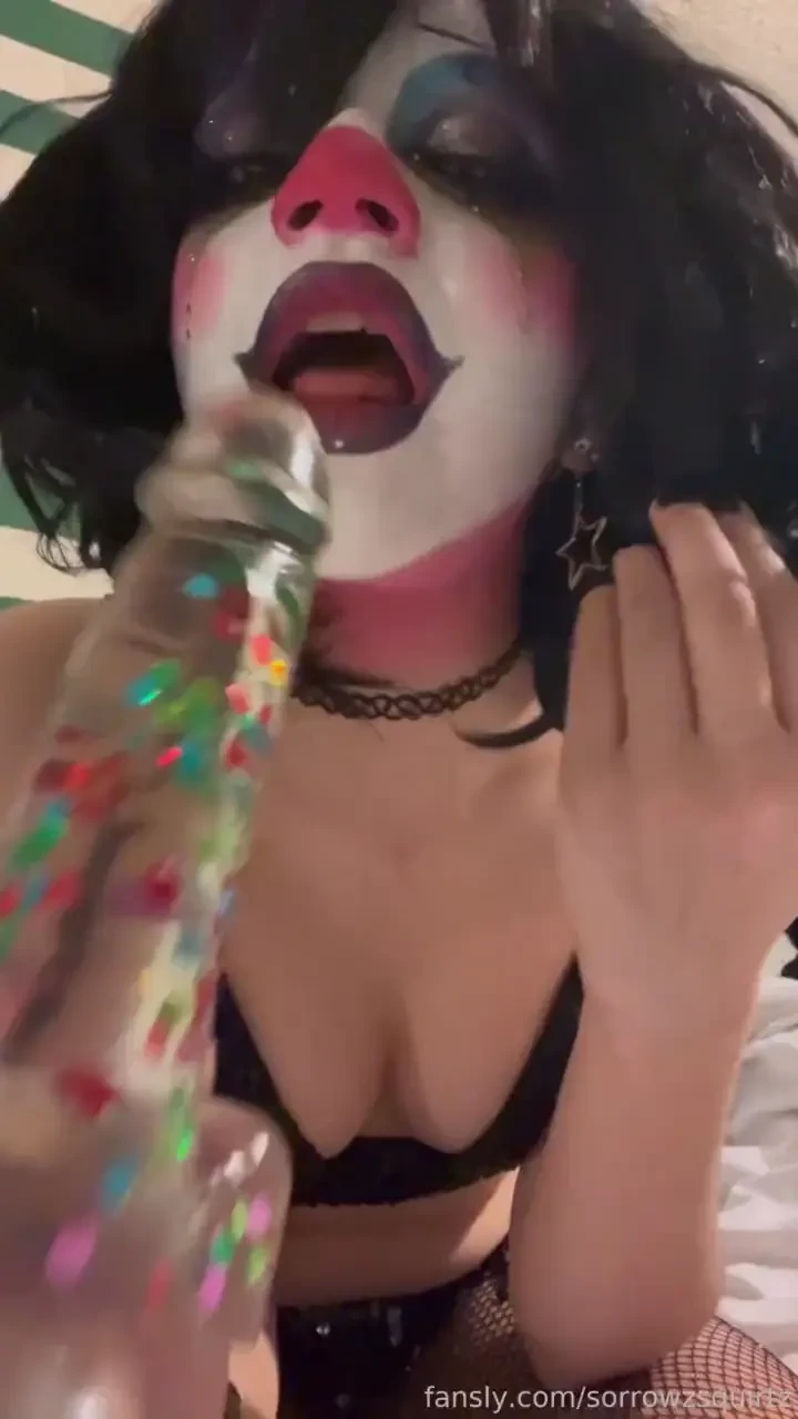 First post of the year clussy clown clowngirl clownfetish suckingdildo 