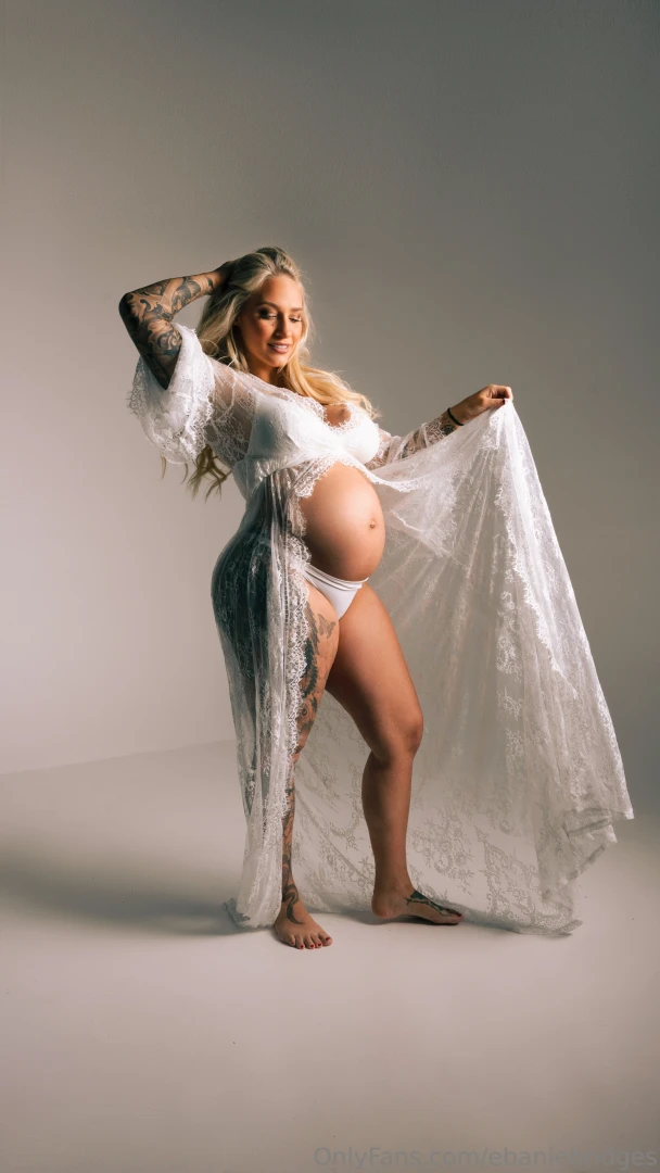 My maternity shoot i knew you guys would want to see this first 
