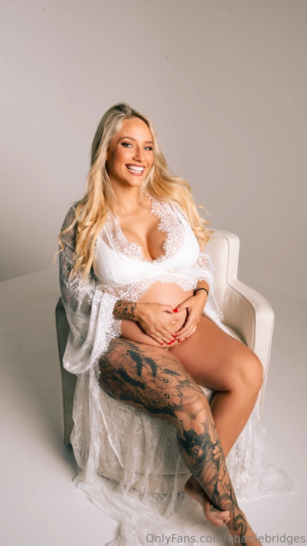 My maternity shoot i knew you guys would want to see this first part 2 