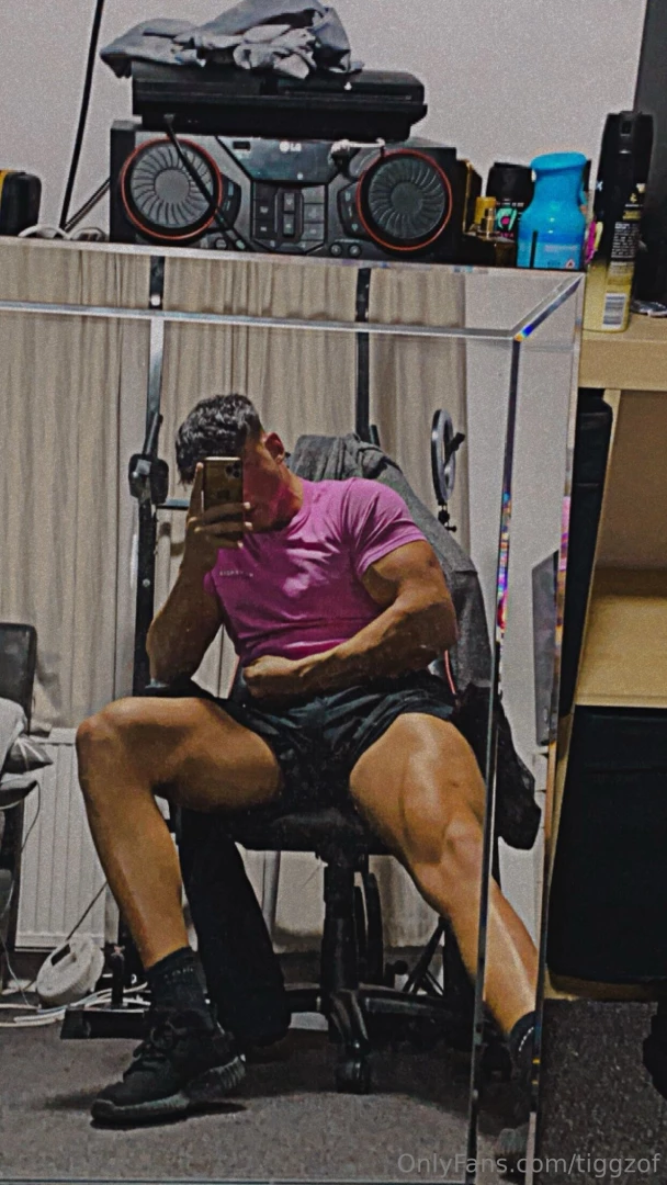 Do you like me tanned and shaved what could be better then that you 