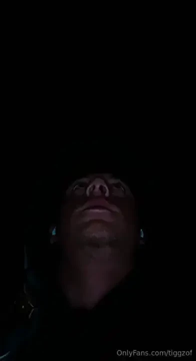 We walk past each other and i look at you like this wyd imagine 