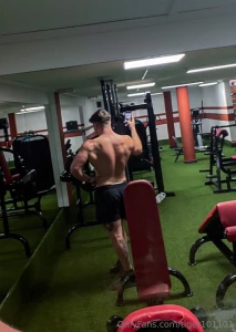 Come scratch daddyy back