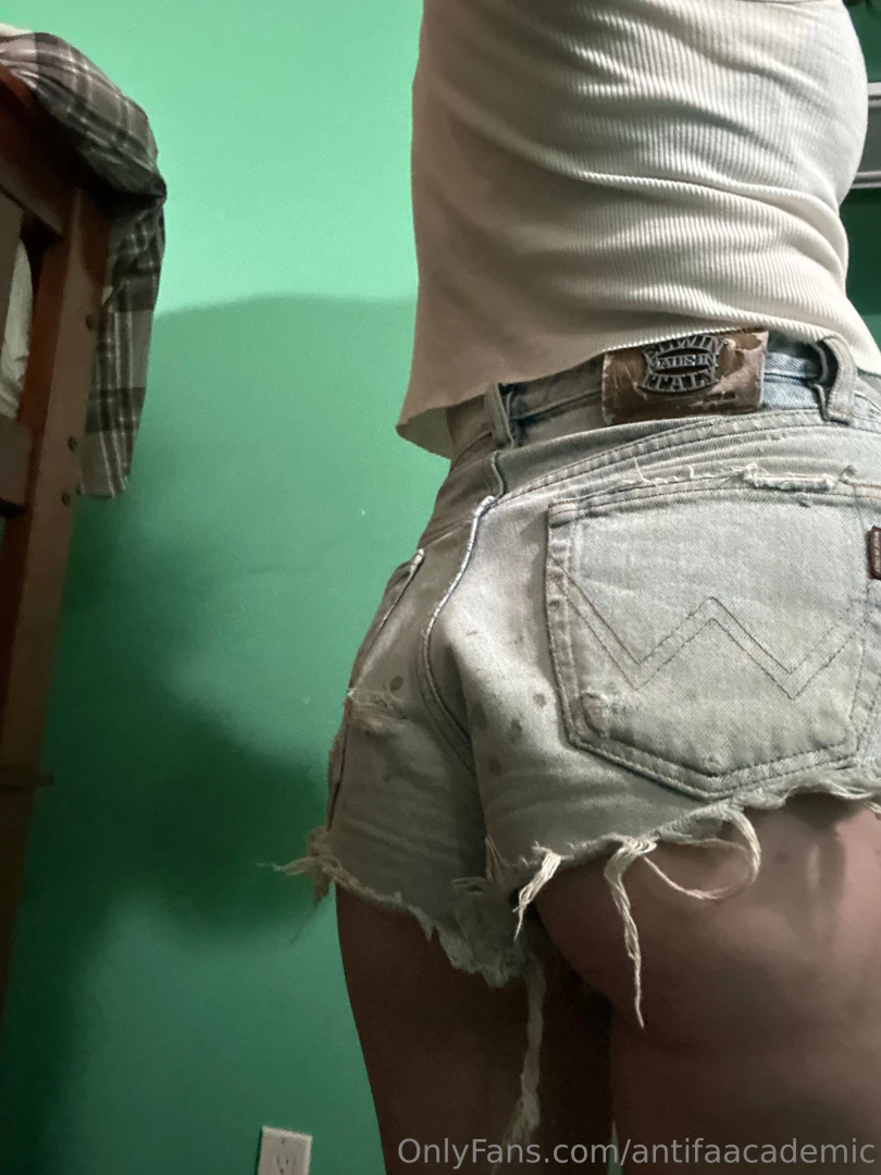 Reminder first time subs on my uncensored page antifaacademic1312 get 