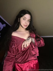 These pajamas are so slippery they come off quickly