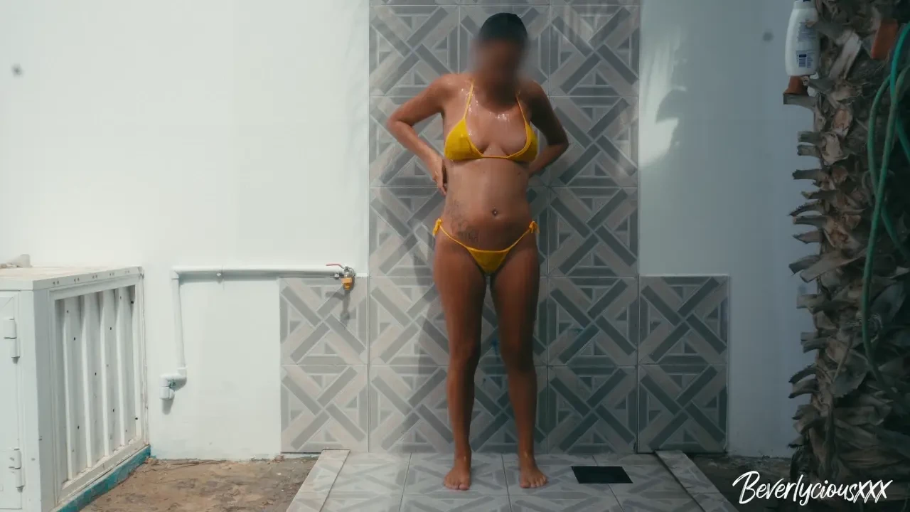 Quando torno dal mare la doccia d obbligo se poi trovi un dildo sul part 1 