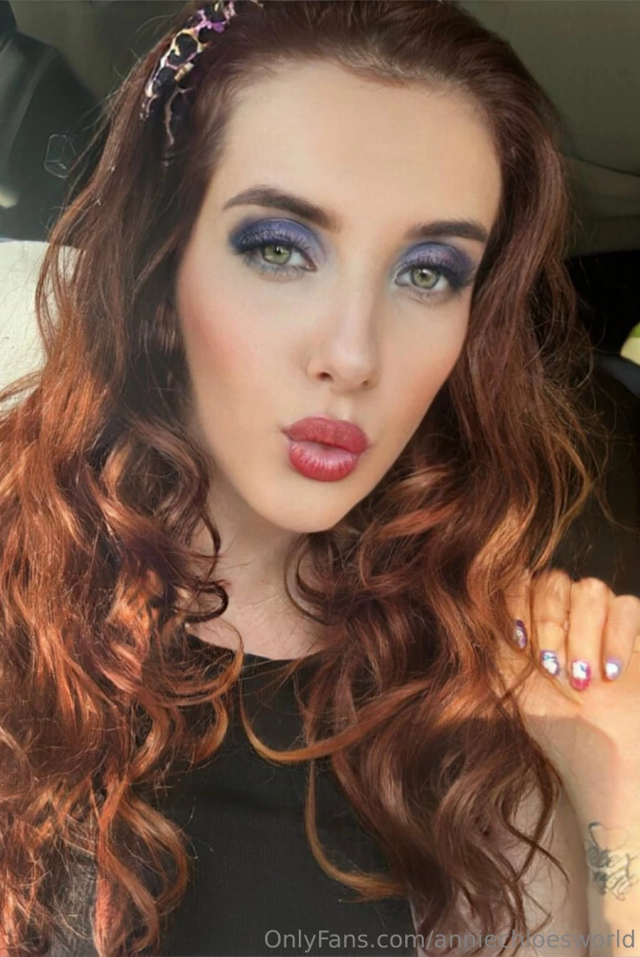 Kisses to all my fans check out my new hot videos just posted 