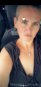 Who wants to live a stream with me 20 and you can talk to me on live