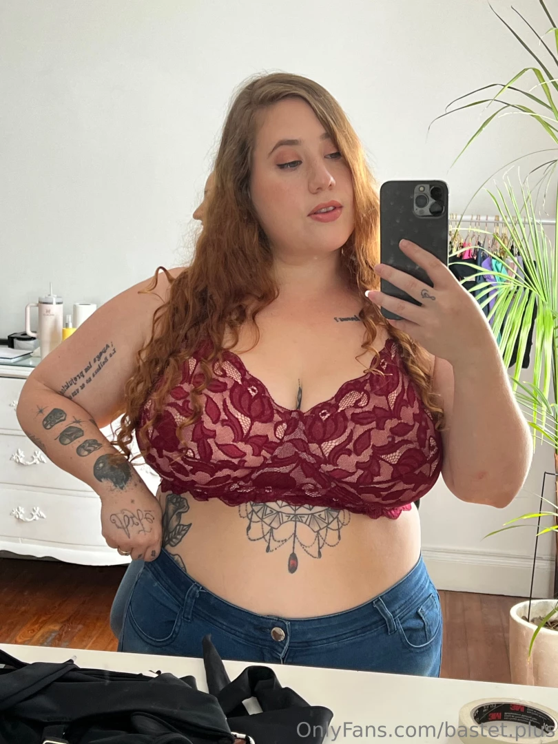 Putting on my bra is becoming more and more of a hassle 