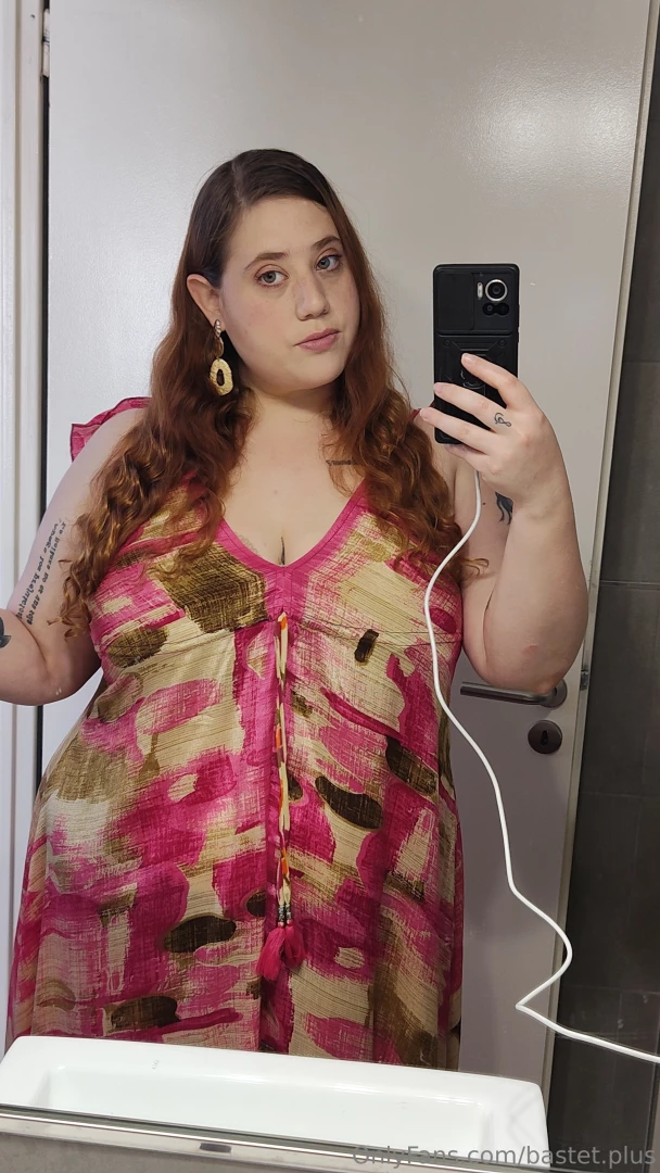 All dressed up with no one to fuck whos gonna change that 