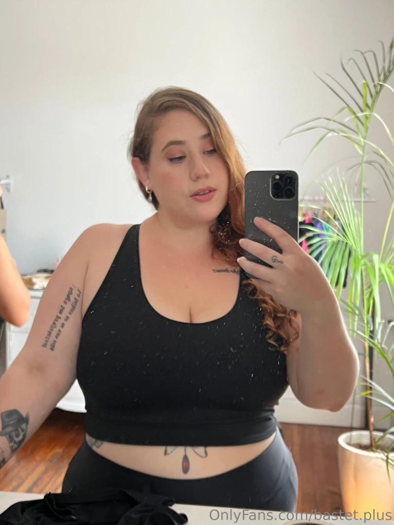 Mirror pics because no one can catch my good side like me 