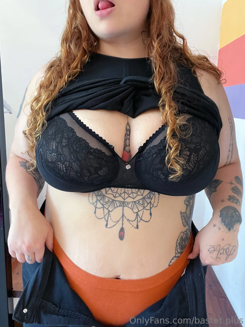 Need me some tummy kisses rn 