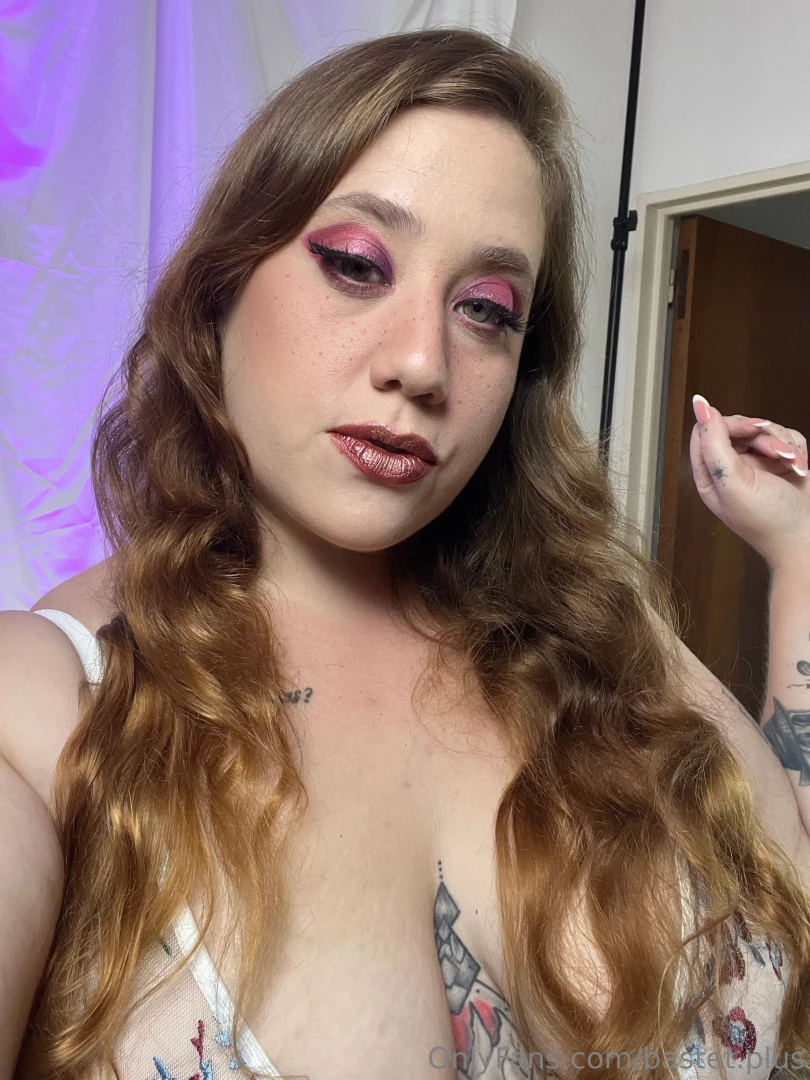 I could really use some rn feeling kinda horny 