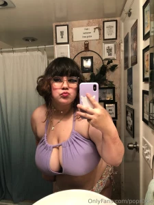 Meet roxie 3 i m an 18 yr old girl from california i enjoy several part 2