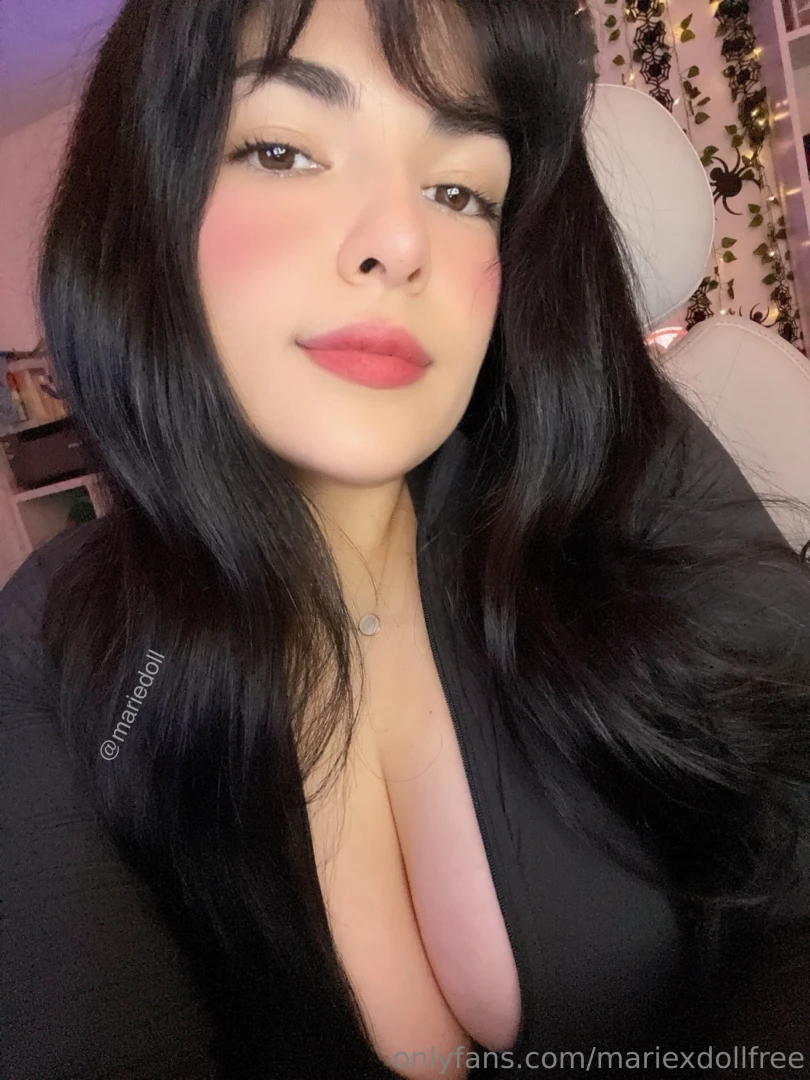 Hiii miss me im live come say hi twitch tv mariedoll mariedoll 