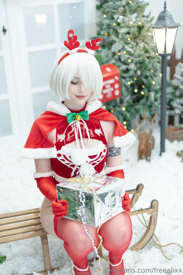 2b set is also available at alixx rosa 