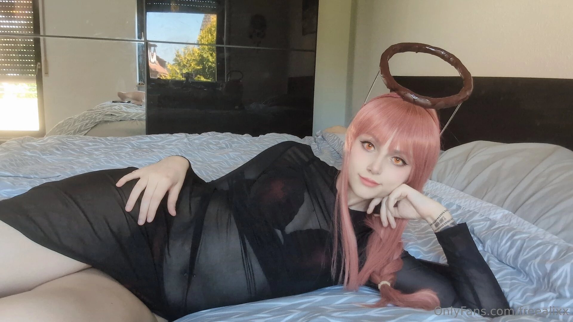 6 min video plus selfie goodies as makima will be released tomorrow on 