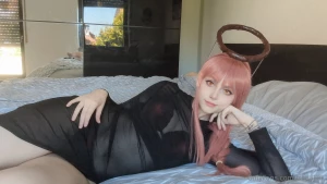 6 min video plus selfie goodies as makima will be released tomorrow on