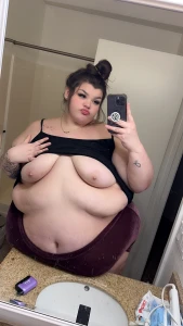 You re at work and your ssbbw gf sends you these pics