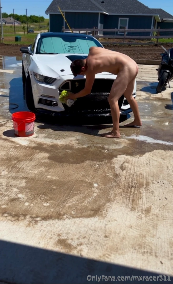 Who missed out on the car wash vid and wants it 