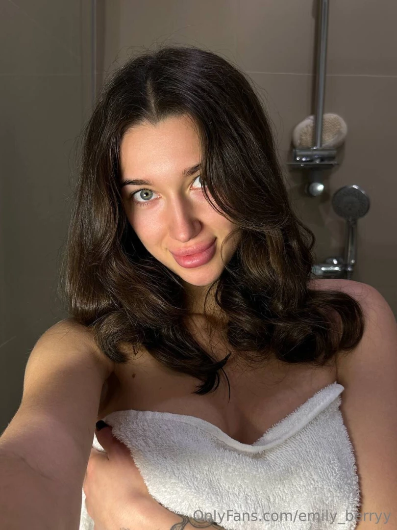 Should i wear clothes after showering or will one towel be enough 