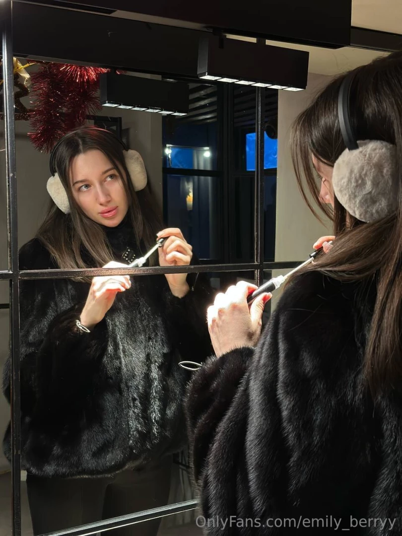 I don t miss the opportunity to moisturize my lips to make them even 