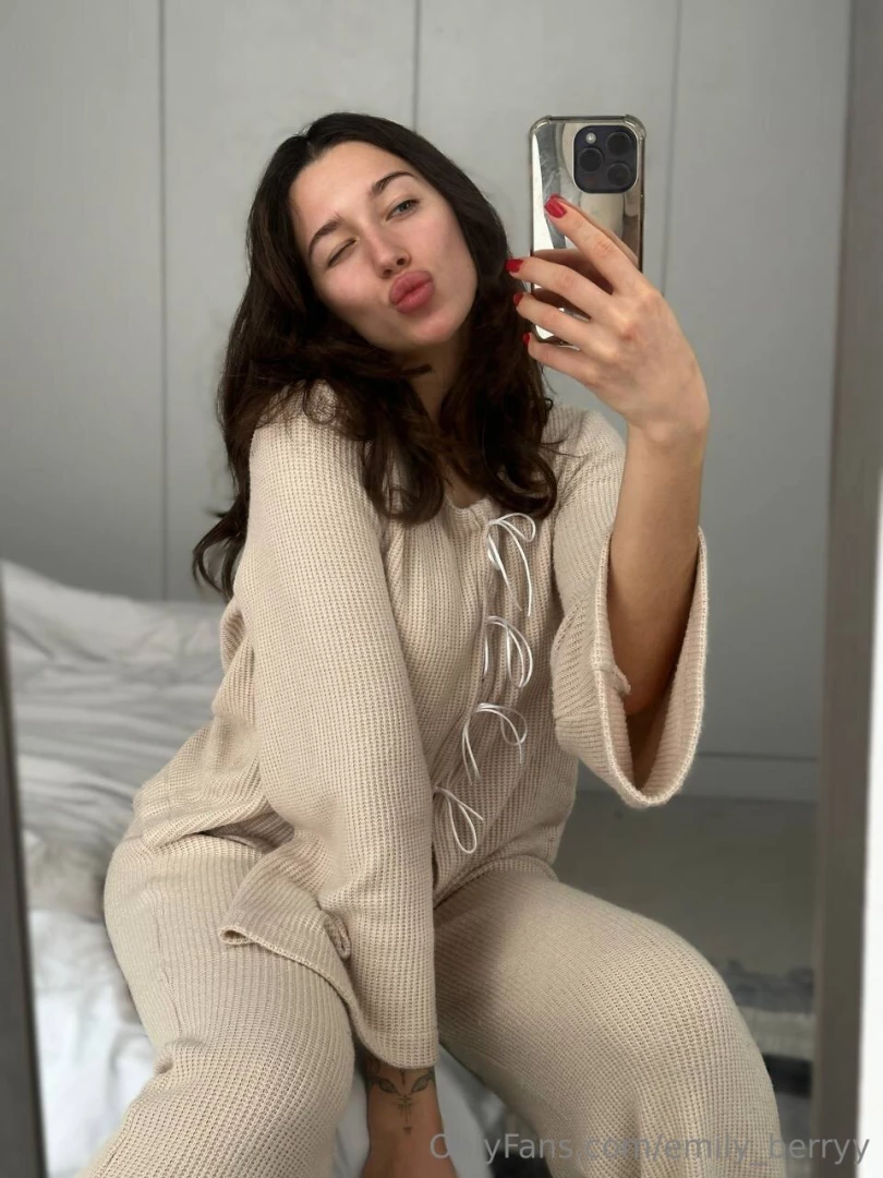 Do you want a few kisses tonight or do you want a lot 