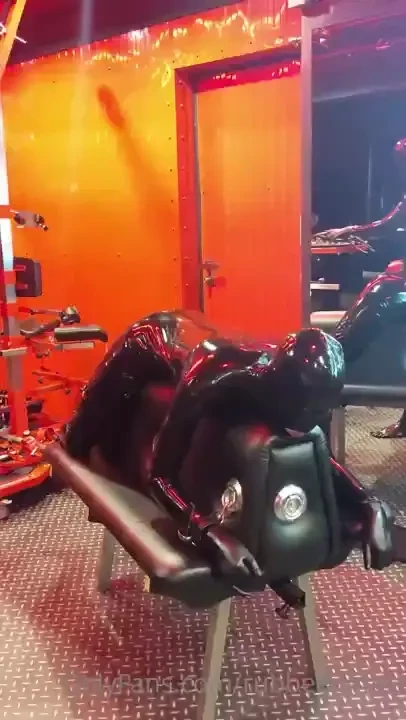 Clip 0029 rubber gimp on bench 