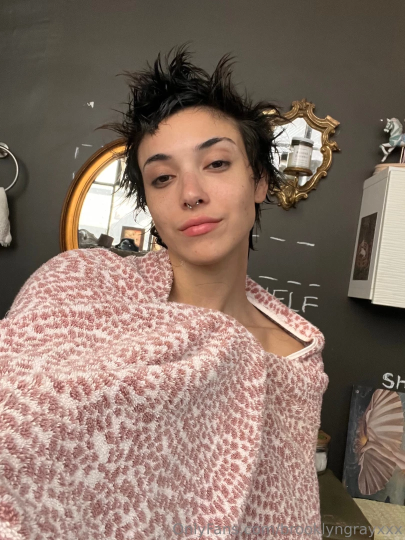 Gfe i just got out of the shower and i want a forehead kiss and a head part 1 