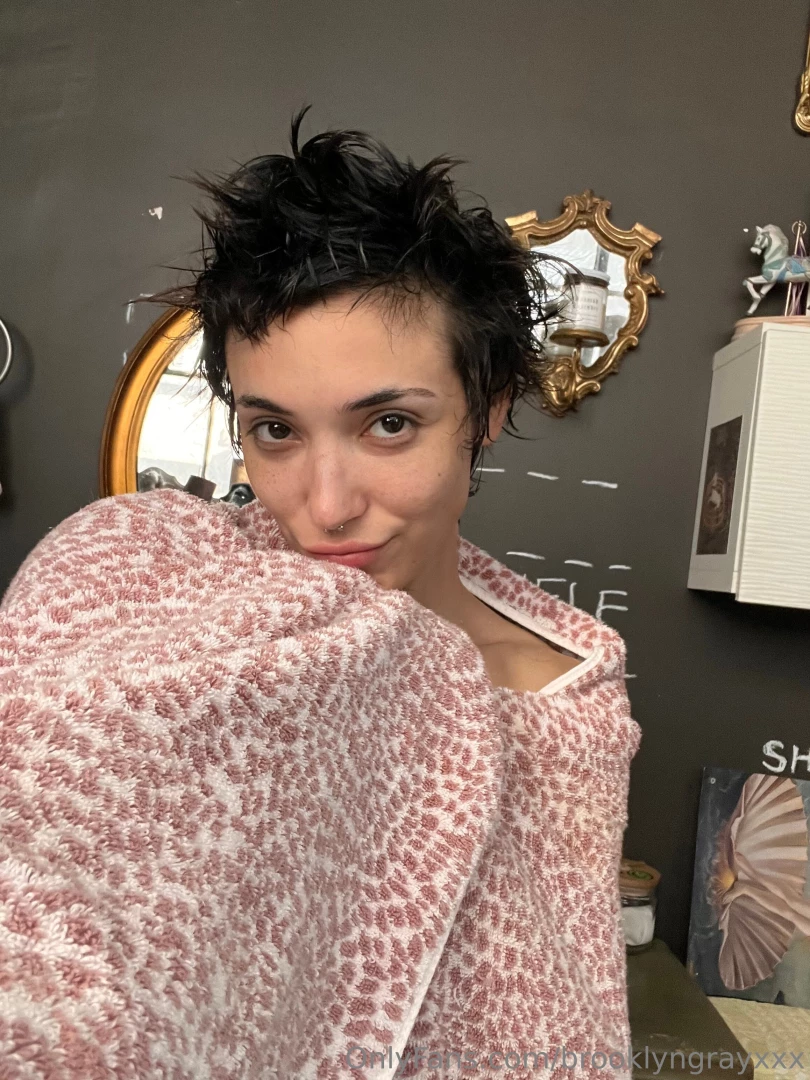 Gfe i just got out of the shower and i want a forehead kiss and a head part 2 