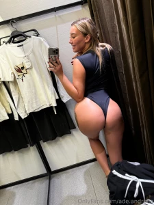 Come with me in the fittingroom