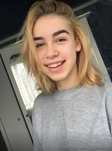 Free subscription this babe ultramarinbaby of 19 years loves sexting part 149